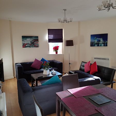 Two Bedrooms, Two Bath, Up To 3 Beds 1 Sofa - Slough Windsor Legoland المظهر الخارجي الصورة